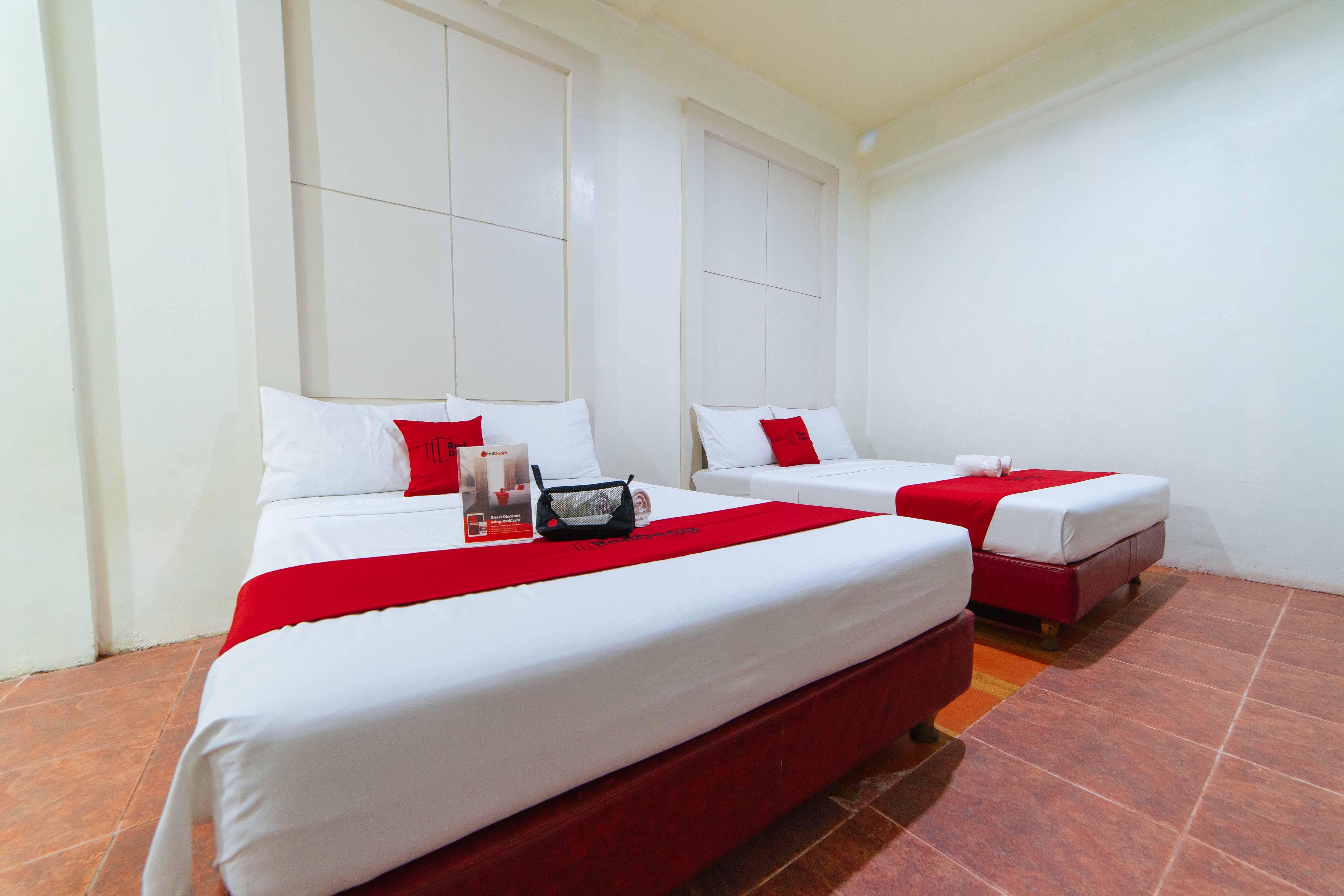 Reddoorz Near Walking Street Angeles City Exterior photo