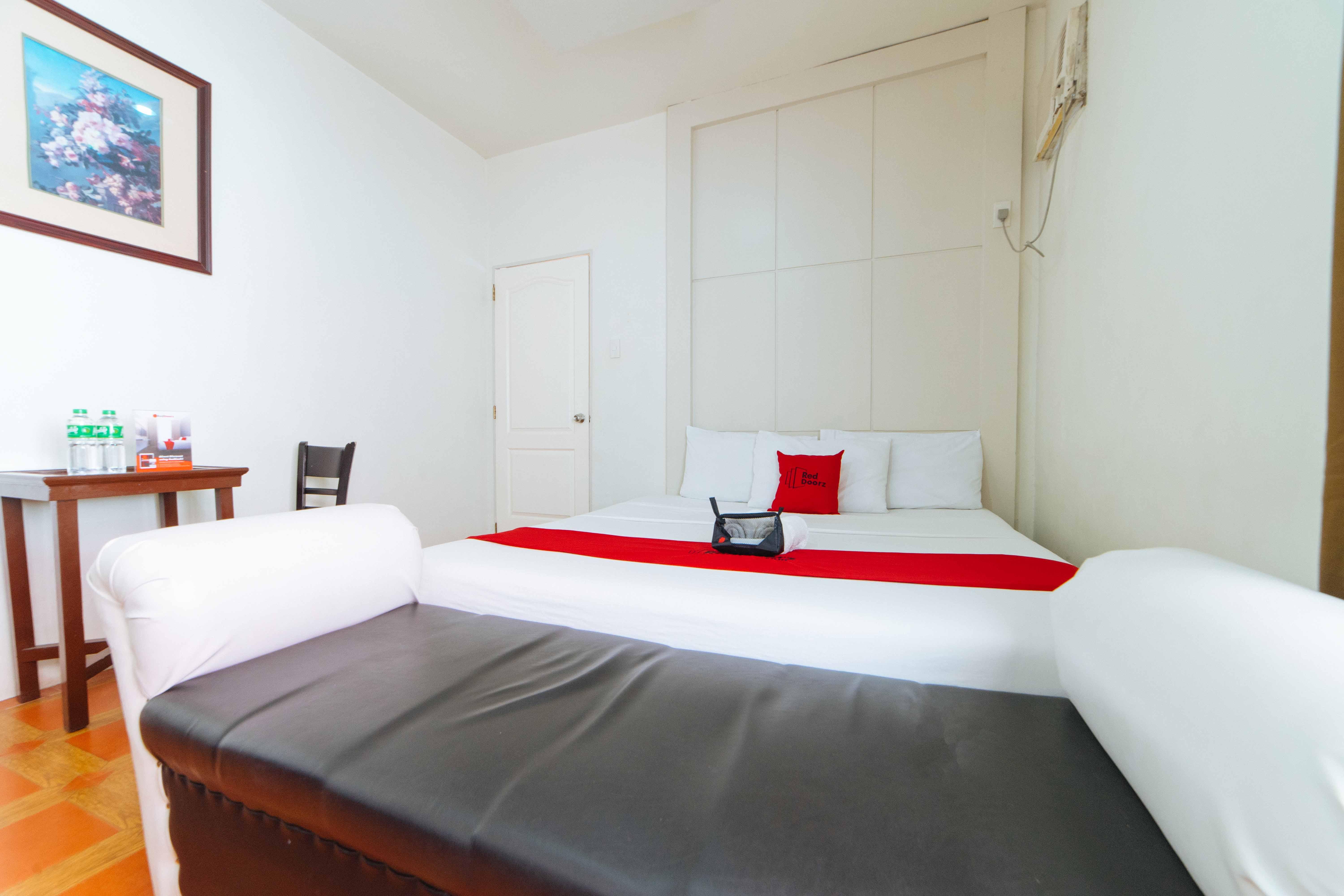 Reddoorz Near Walking Street Angeles City Exterior photo