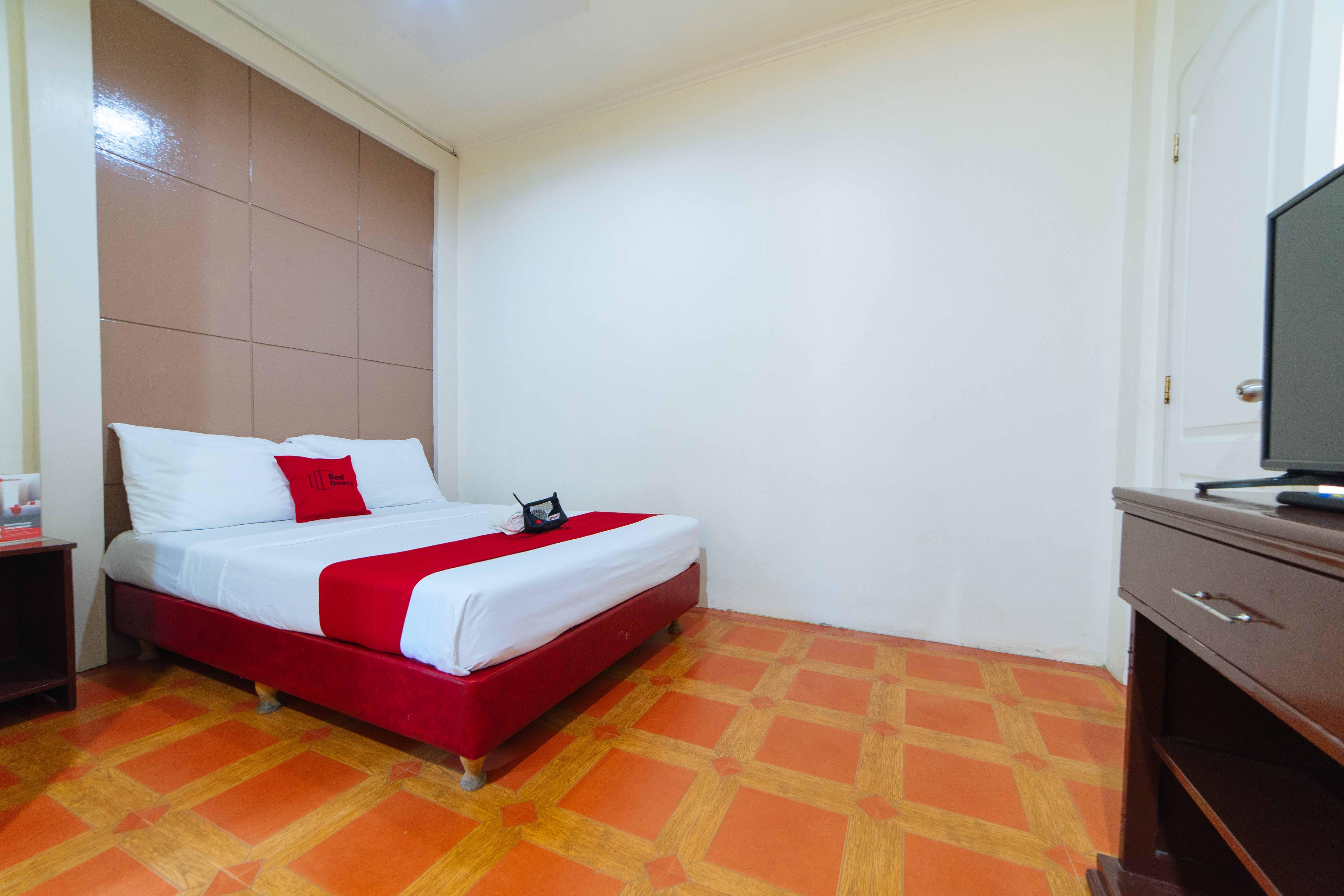 Reddoorz Near Walking Street Angeles City Exterior photo