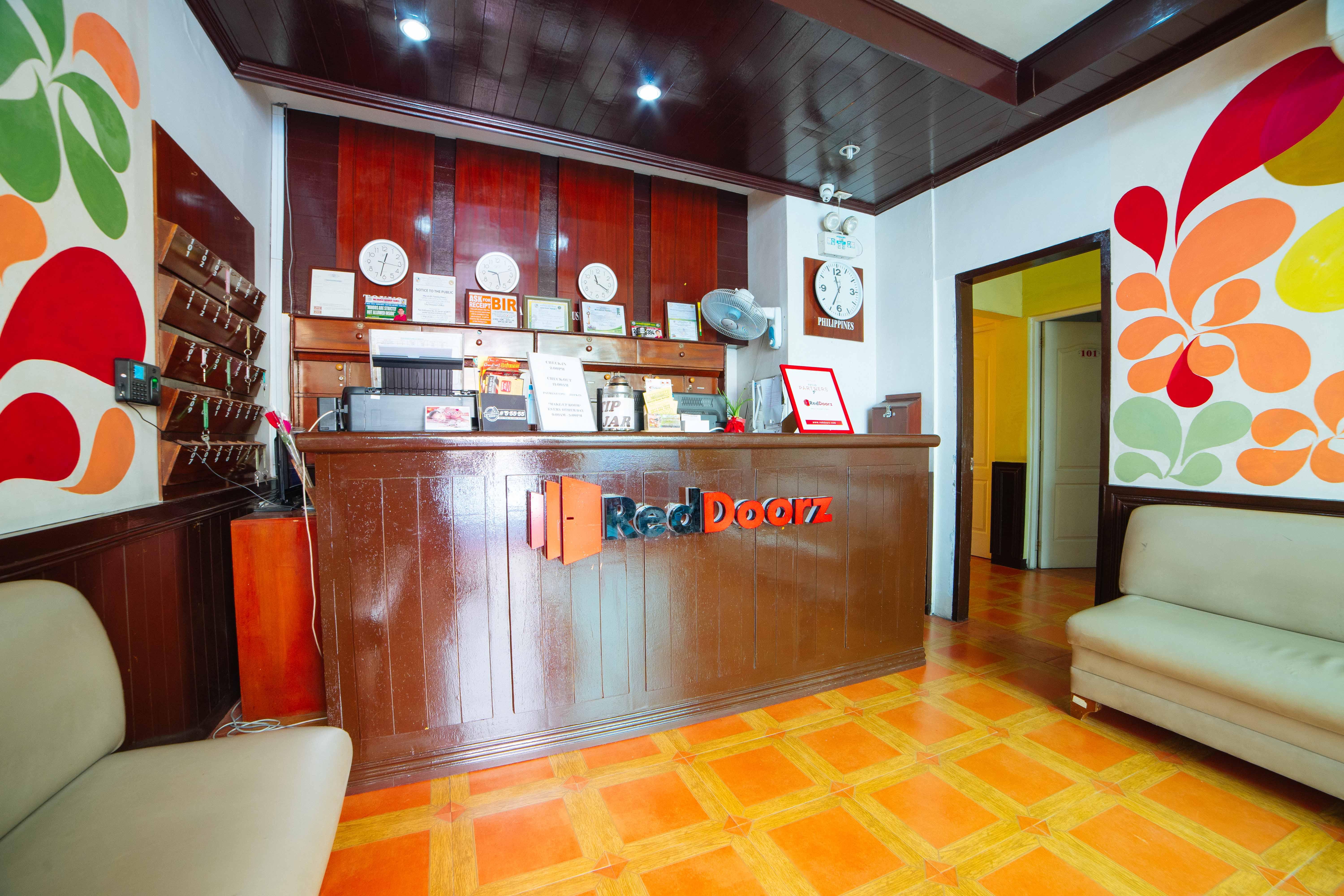 Reddoorz Near Walking Street Angeles City Exterior photo