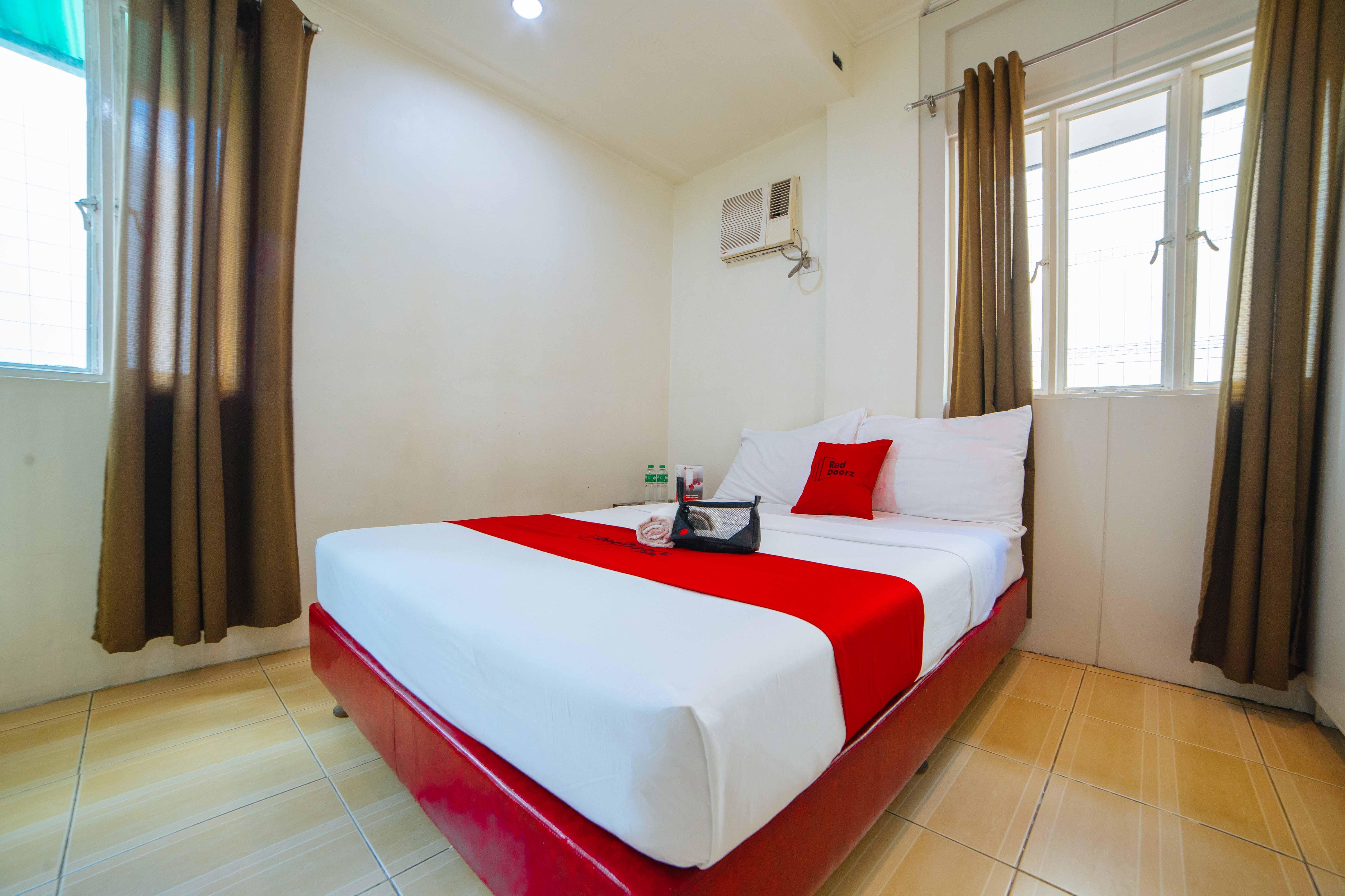 Reddoorz Near Walking Street Angeles City Exterior photo