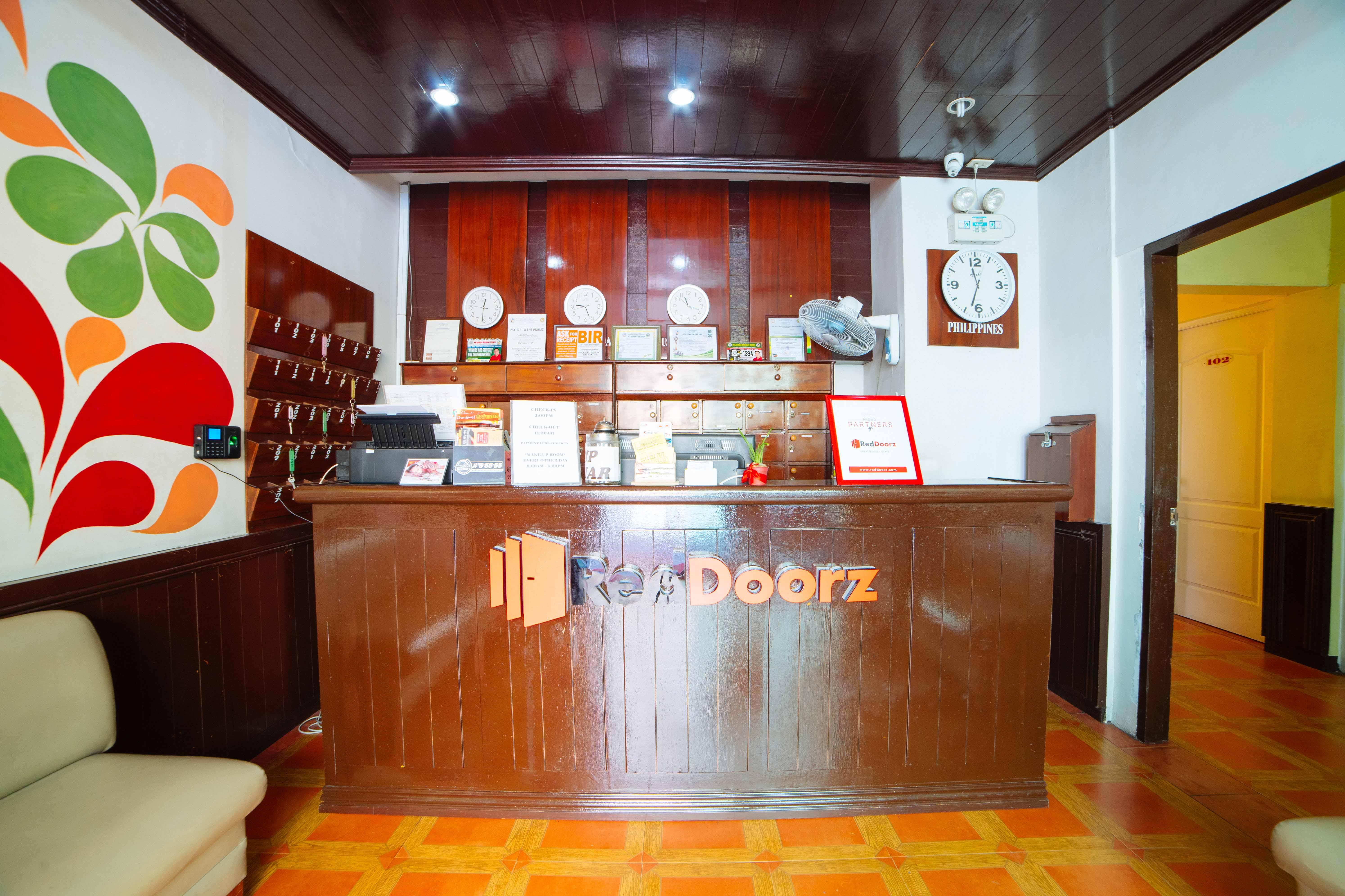 Reddoorz Near Walking Street Angeles City Hotel Exterior photo